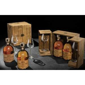 Coppia di cask finish grappa bourbon cask, grappa porto cask, 50 cl con due bicchieri in confezione di legno