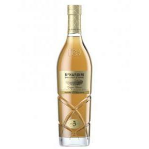 Grappa riserva 3 anni selezione bortolo  70 cl in confezione regalo con 4 bicchieri