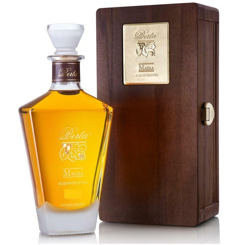 berta berta magia acquavite d' uva 70 cl  in astuccio di legno